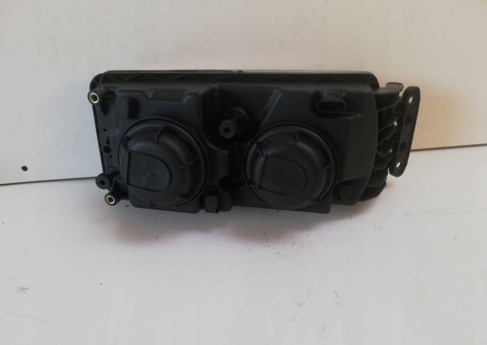 LAMPA IVECO EUROCARGO STRALIS NOWA LIFT LEWA - Lampu depan: gambar 2 LAMPA IVECO EUROCARGO STRALIS NOWA LIFT LEWA - Lampu depan: gambar 2