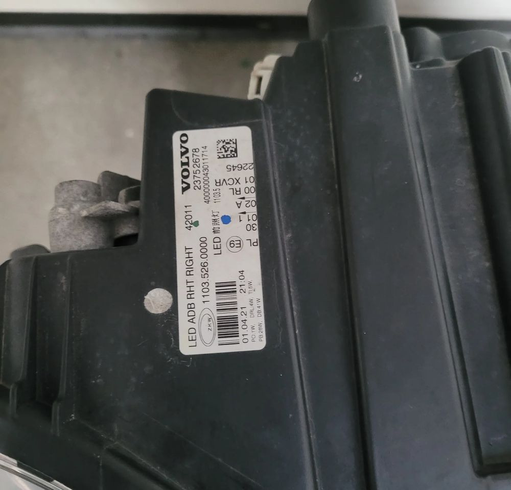 LAMPA LED RH. VOLVO FH5 23752678 ORYGINAŁ CHWALIM116 - Cahaya/ Pencahayaan untuk Truk: gambar 4 LAMPA LED RH. VOLVO FH5 23752678 ORYGINAŁ CHWALIM116 - Cahaya/ Pencahayaan untuk Truk: gambar 4