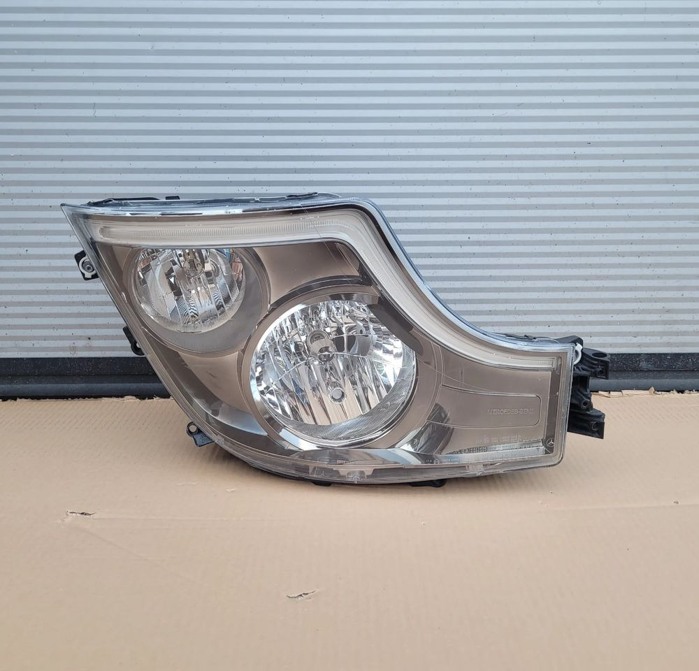 LAMPA PRAWA MERCEDES ACTROS MP5 ORYGINAŁ A9618204139 CHWALIM116 - Cahaya/ Pencahayaan untuk Truk: gambar 1 LAMPA PRAWA MERCEDES ACTROS MP5 ORYGINAŁ A9618204139 CHWALIM116 - Cahaya/ Pencahayaan untuk Truk: gambar 1