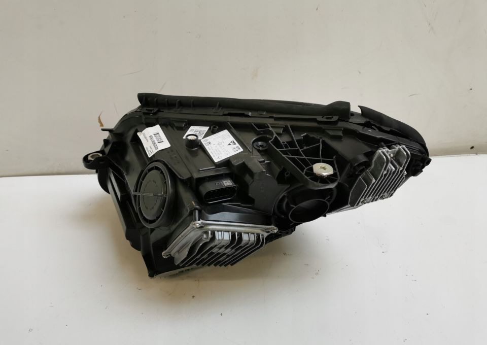 LAMPA PRZÓD MERCEDES C KLASA A 205 9061606 LIFT - Lampu depan: gambar 4 LAMPA PRZÓD MERCEDES C KLASA A 205 9061606 LIFT - Lampu depan: gambar 4