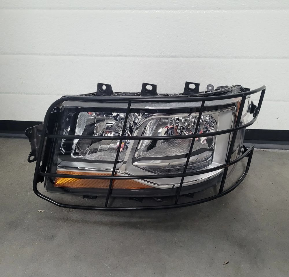 LAMPA ROBOCZA SCANIA RS NM.26743388 ORYGINAŁ CHWALIM116 - Cahaya/ Pencahayaan untuk Truk: gambar 1 LAMPA ROBOCZA SCANIA RS NM.26743388 ORYGINAŁ CHWALIM116 - Cahaya/ Pencahayaan untuk Truk: gambar 1