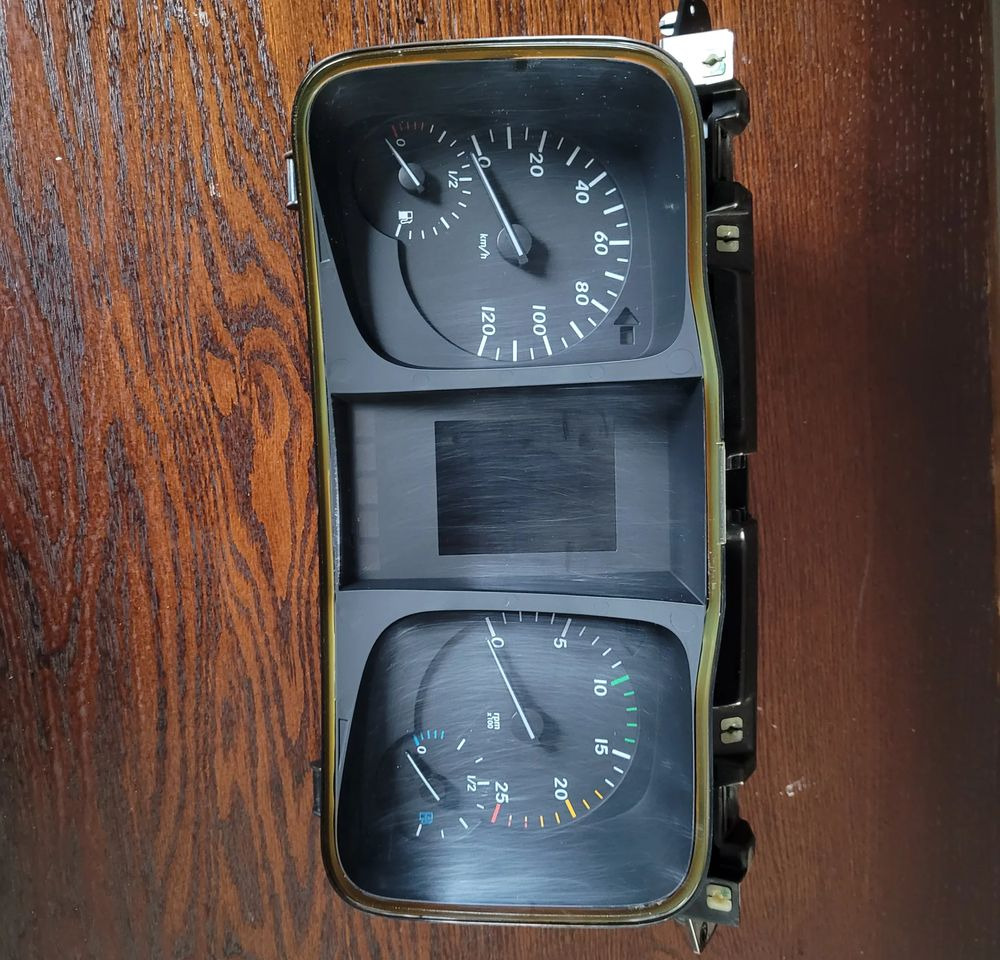 LICZNIK MERCEDES ACTROS MP4 A008 446 88 21 - Dasbor untuk Truk: gambar 1 LICZNIK MERCEDES ACTROS MP4 A008 446 88 21 - Dasbor untuk Truk: gambar 1