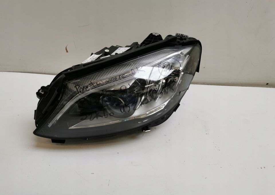 Lampa Mercedes c klasa - Cahaya/ Pencahayaan untuk Truk: gambar 1 Lampa Mercedes c klasa - Cahaya/ Pencahayaan untuk Truk: gambar 1