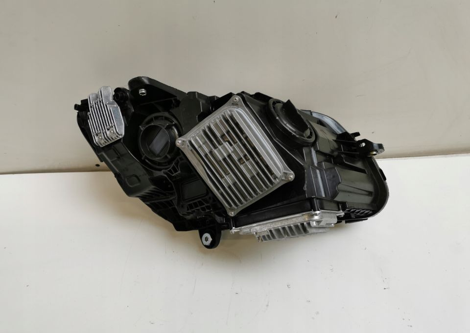 Lampa Mercedes c klasa - Cahaya/ Pencahayaan untuk Truk: gambar 2 Lampa Mercedes c klasa - Cahaya/ Pencahayaan untuk Truk: gambar 2