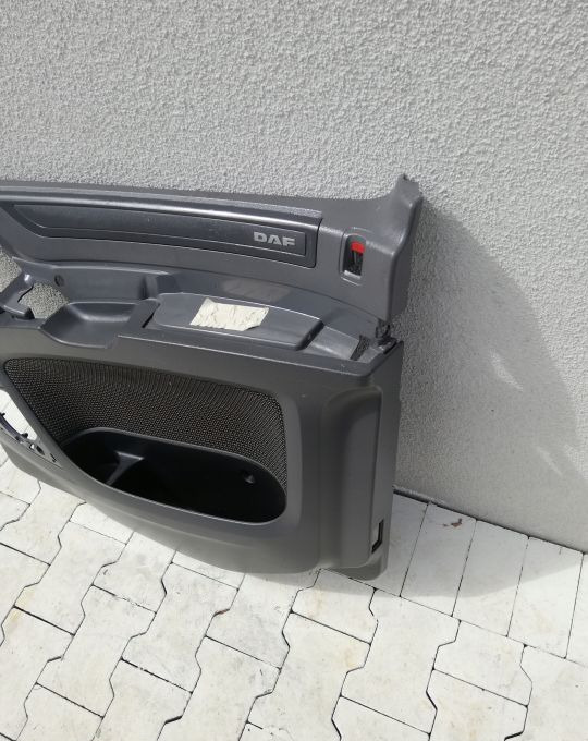 TAPICERKA BOCZEK DRZWI DAF XF 106 RH 1679386 - Pintu dan bagian untuk Truk: gambar 3 TAPICERKA BOCZEK DRZWI DAF XF 106 RH 1679386 - Pintu dan bagian untuk Truk: gambar 3