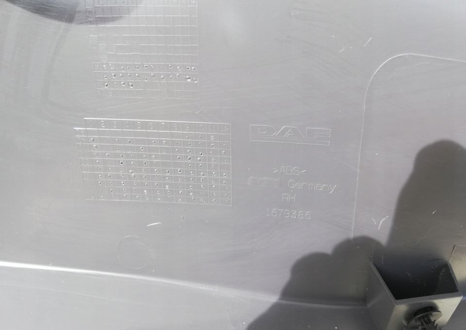 TAPICERKA BOCZEK DRZWI DAF XF 106 RH 1679386 - Pintu dan bagian untuk Truk: gambar 5 TAPICERKA BOCZEK DRZWI DAF XF 106 RH 1679386 - Pintu dan bagian untuk Truk: gambar 5