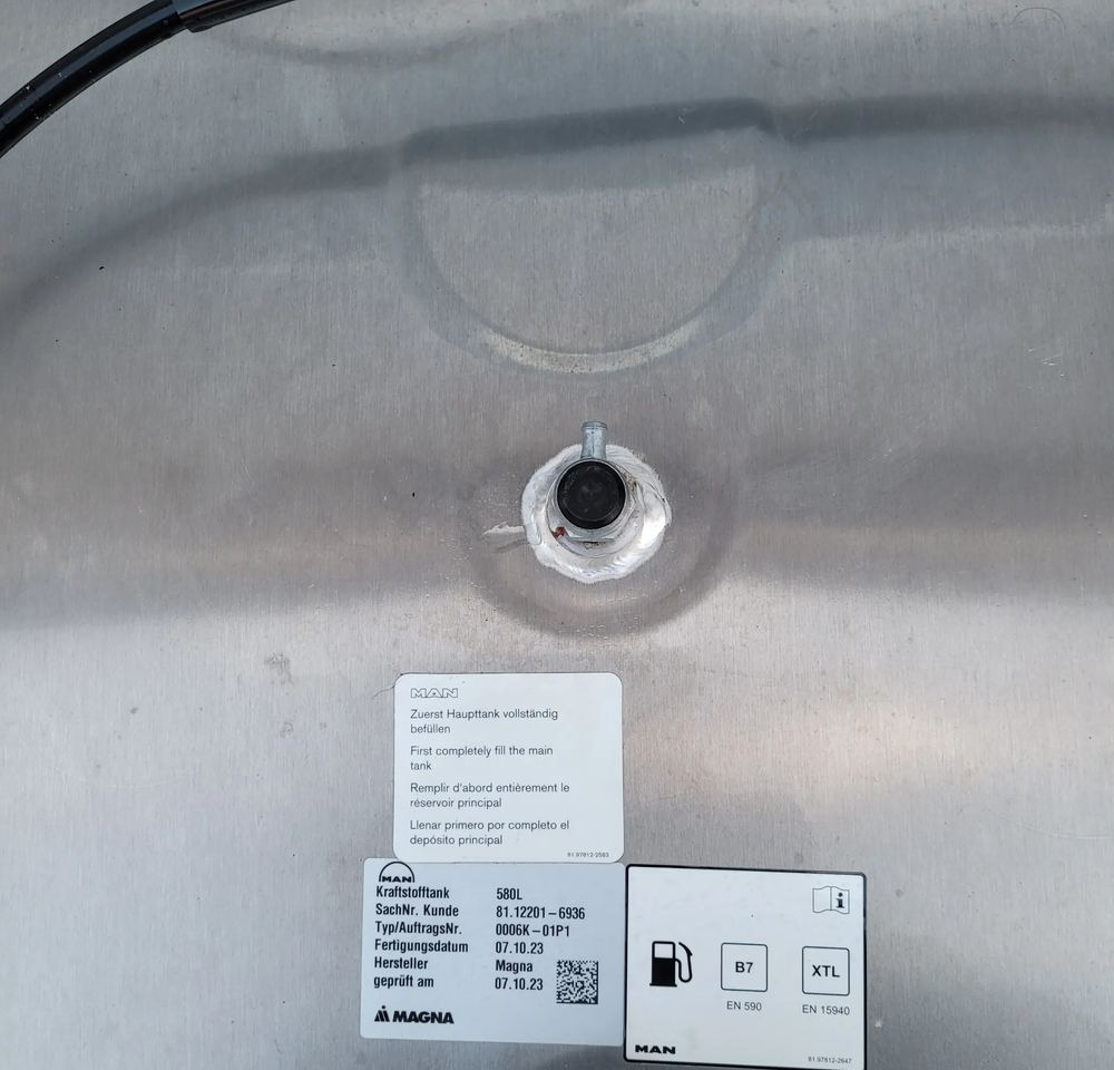ZBIORNIK PALIWA MAN 580l TG3 TGX 81.12201-6936 KOMPLETY CHWALIM116 - Sistem bahan bakar untuk Truk: gambar 4 ZBIORNIK PALIWA MAN 580l TG3 TGX 81.12201-6936 KOMPLETY CHWALIM116 - Sistem bahan bakar untuk Truk: gambar 4
