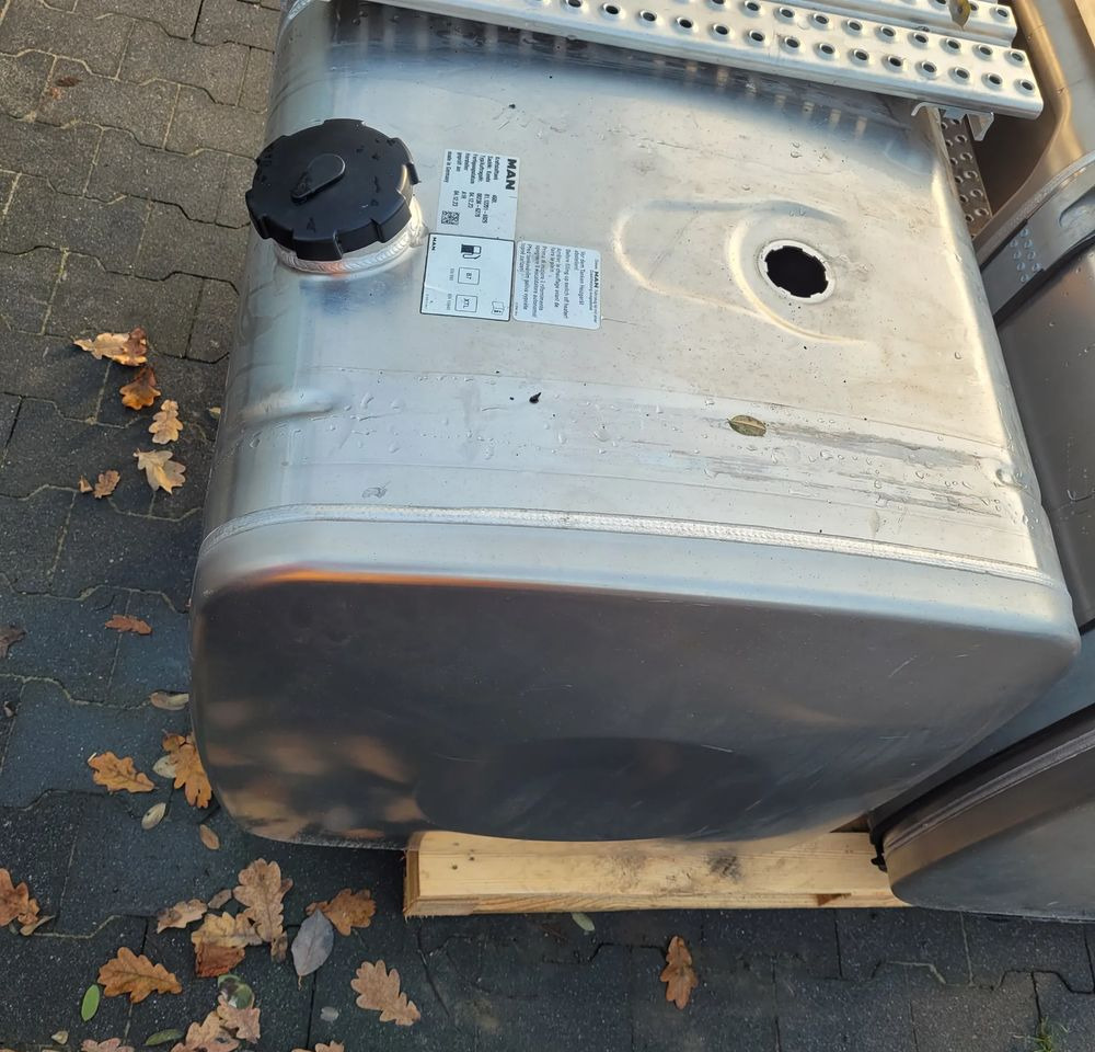 ZBIORNIK PALIWA MAN TGX TGS 460L 81.12201-6929 CHWALIM116 - Tangki bahan bakar untuk Truk: gambar 2 ZBIORNIK PALIWA MAN TGX TGS 460L 81.12201-6929 CHWALIM116 - Tangki bahan bakar untuk Truk: gambar 2