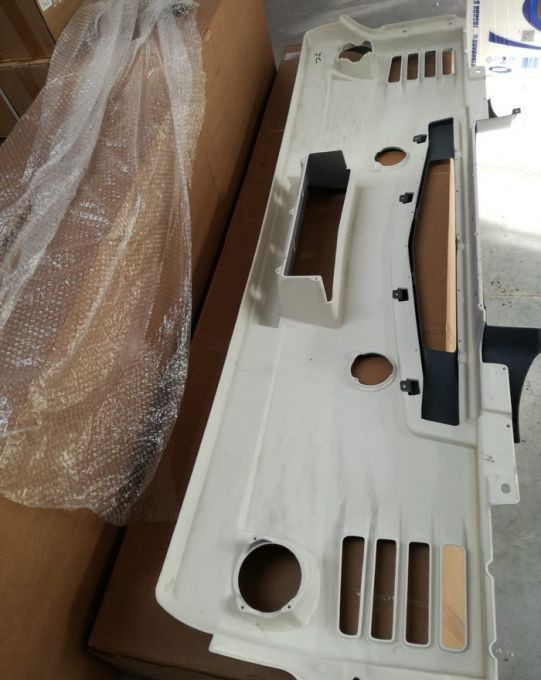 ZDERZAK RENAULT MAGNUM DXI NOWY - Bumper untuk Truk: gambar 4 ZDERZAK RENAULT MAGNUM DXI NOWY - Bumper untuk Truk: gambar 4