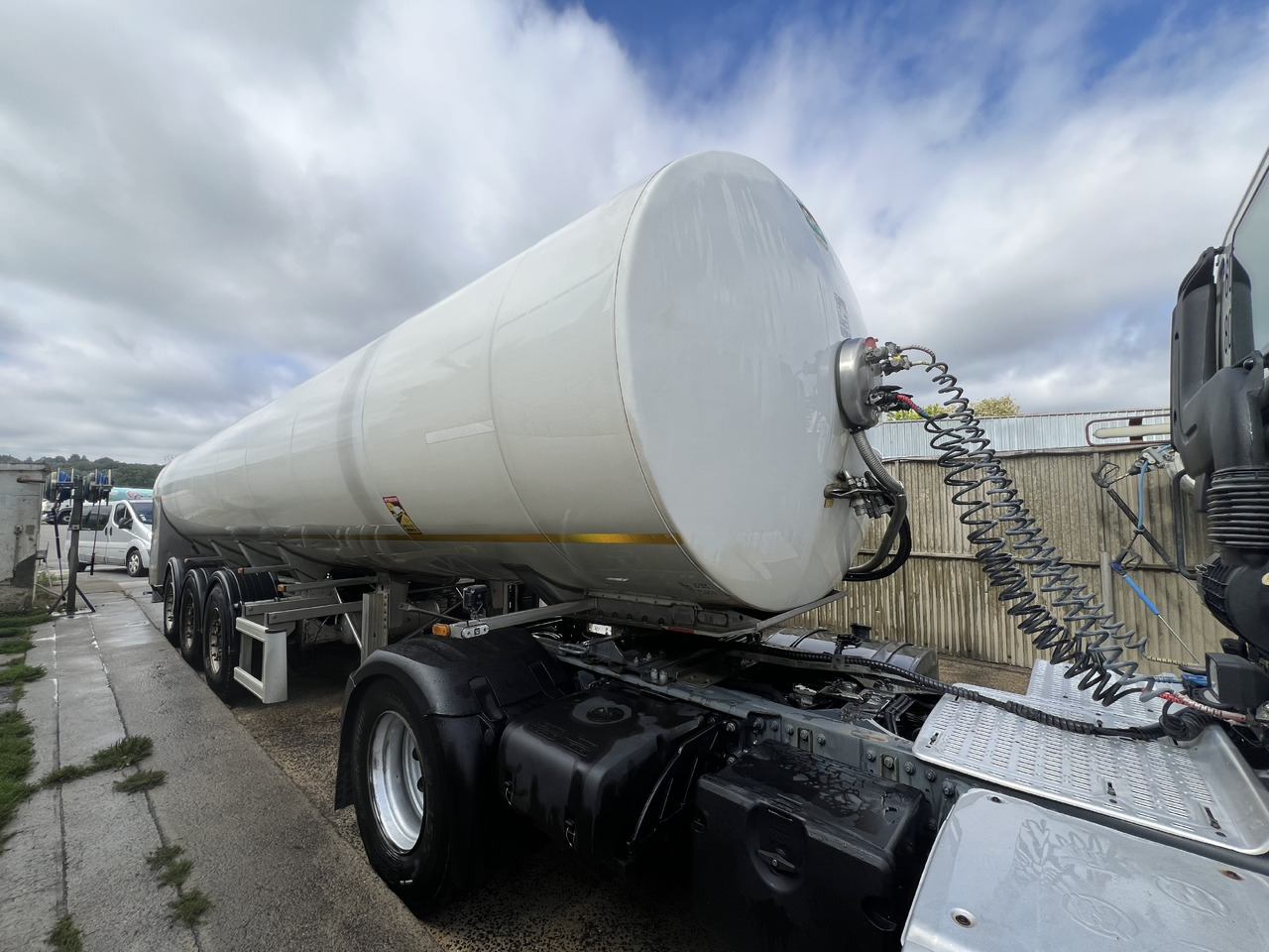 Maisonneue - Semi-trailer tangki: gambar 4 Maisonneue - Semi-trailer tangki: gambar 4