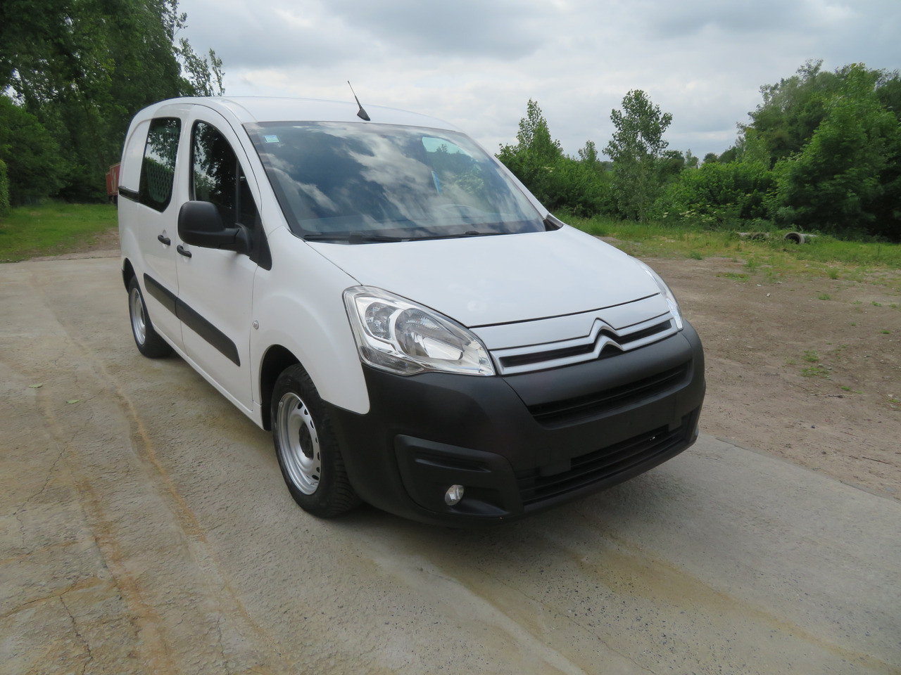 CITROËN Berlingo 1.6 BlueHDi CLUB - Van panel: gambar 1 CITROËN Berlingo 1.6 BlueHDi CLUB - Van panel: gambar 1
