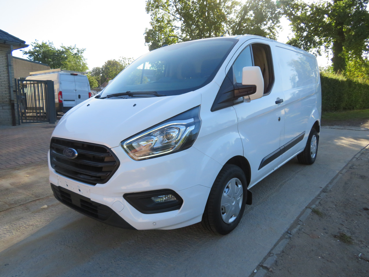 Ford Transit Custom 2.0 Trend - Van kecil: gambar 3 Ford Transit Custom 2.0 Trend - Van kecil: gambar 3