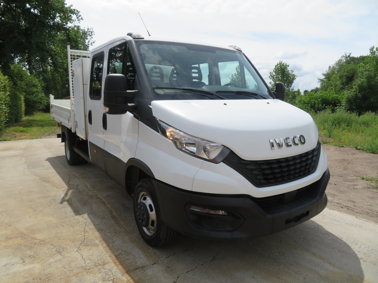 IVECO Daily 35C16 3.0 Dubbel cabine - Van jungkit, Van kombi: gambar 1 IVECO Daily 35C16 3.0 Dubbel cabine - Van jungkit, Van kombi: gambar 1