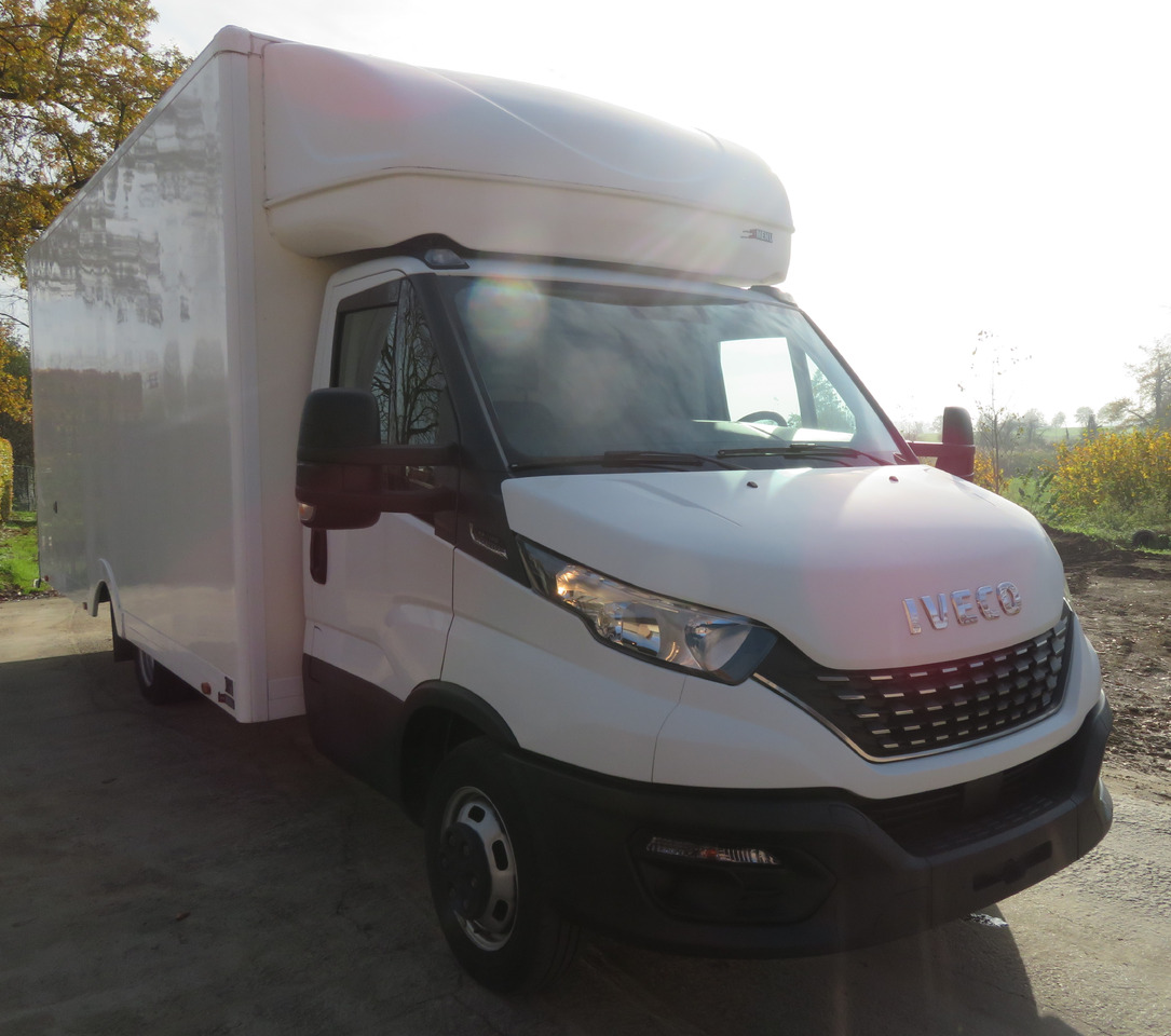 Iveco Daily 35C14 - Van box: gambar 1 Iveco Daily 35C14 - Van box: gambar 1