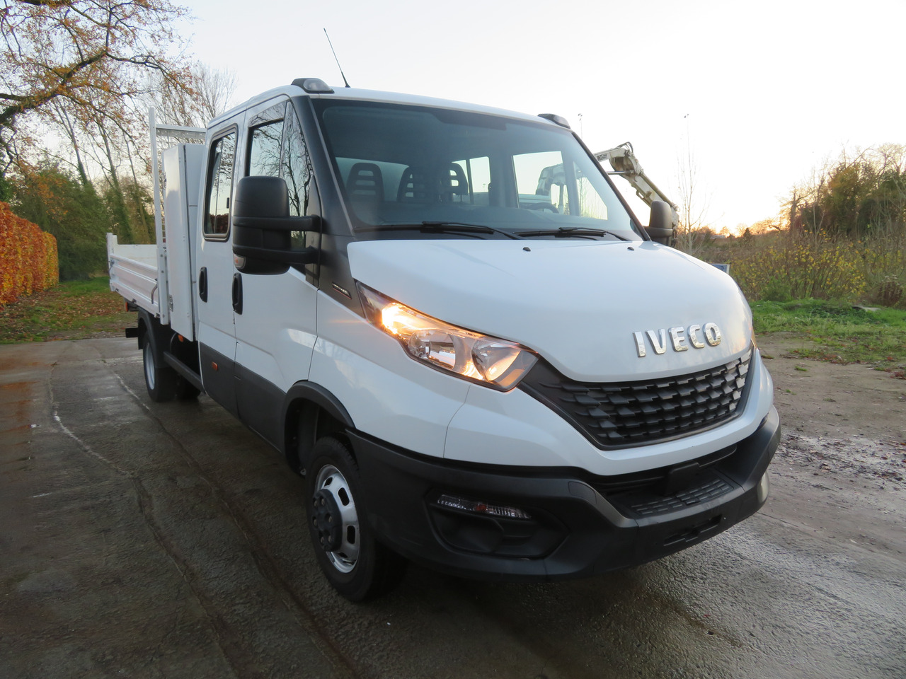 Iveco Daily 35C16 3.0 - Van jungkit, Van kombi: gambar 1 Iveco Daily 35C16 3.0 - Van jungkit, Van kombi: gambar 1