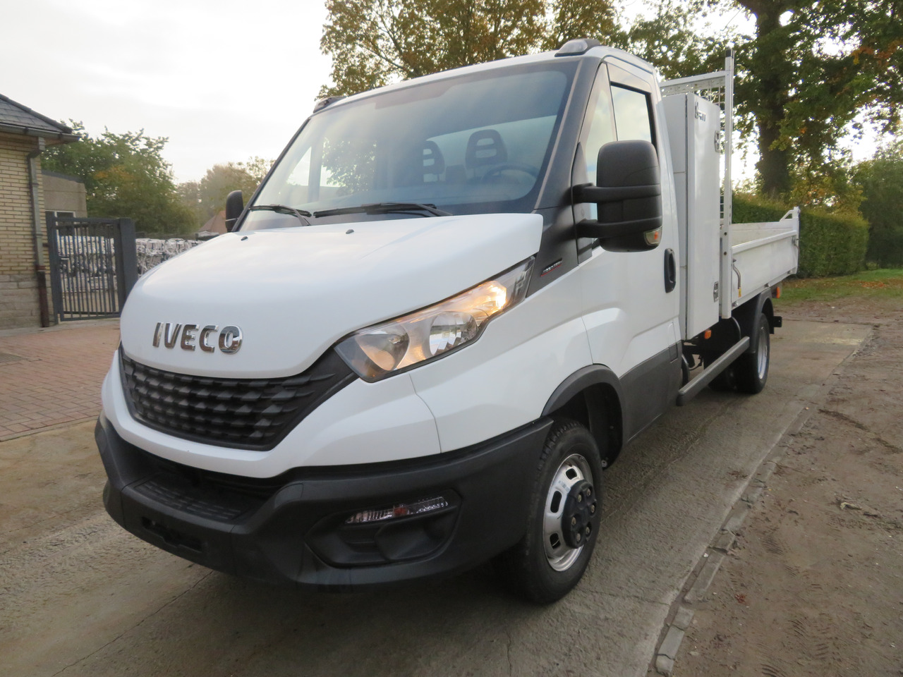 Iveco Daily 35C16 3.0 - L2 - Kipper - Van jungkit: gambar 3 Iveco Daily 35C16 3.0 - L2 - Kipper - Van jungkit: gambar 3