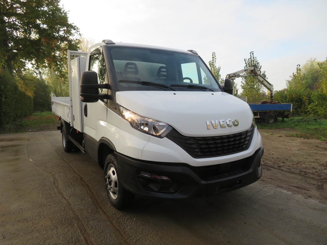Iveco Daily 35C16 3.0 - L3 - Kipper - Van jungkit: gambar 1 Iveco Daily 35C16 3.0 - L3 - Kipper - Van jungkit: gambar 1
