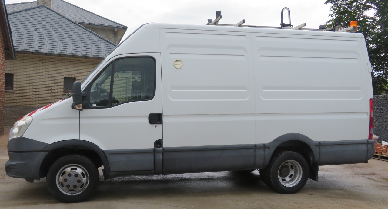 Iveco Daily 50C15 - 4X2 - Van panel: gambar 4 Iveco Daily 50C15 - 4X2 - Van panel: gambar 4
