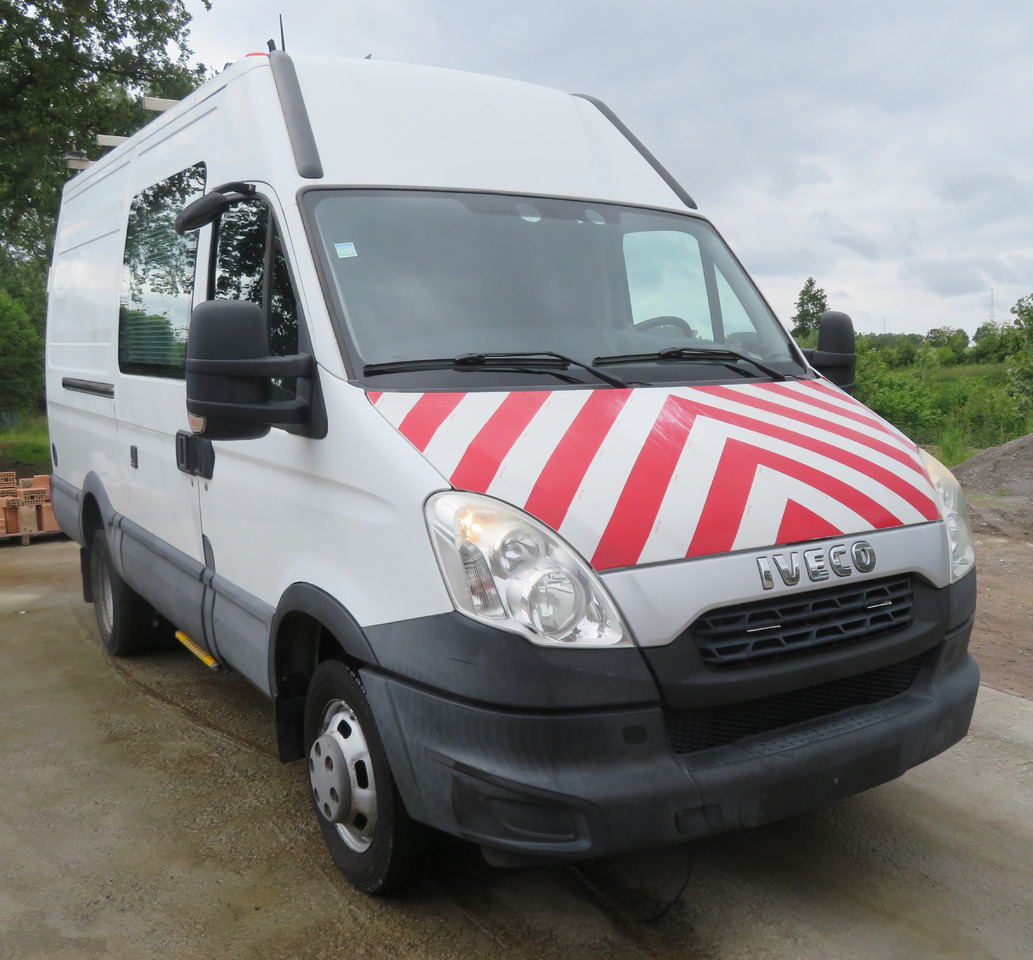 Iveco Daily 50C15 - 4X2 - Van panel: gambar 1 Iveco Daily 50C15 - 4X2 - Van panel: gambar 1