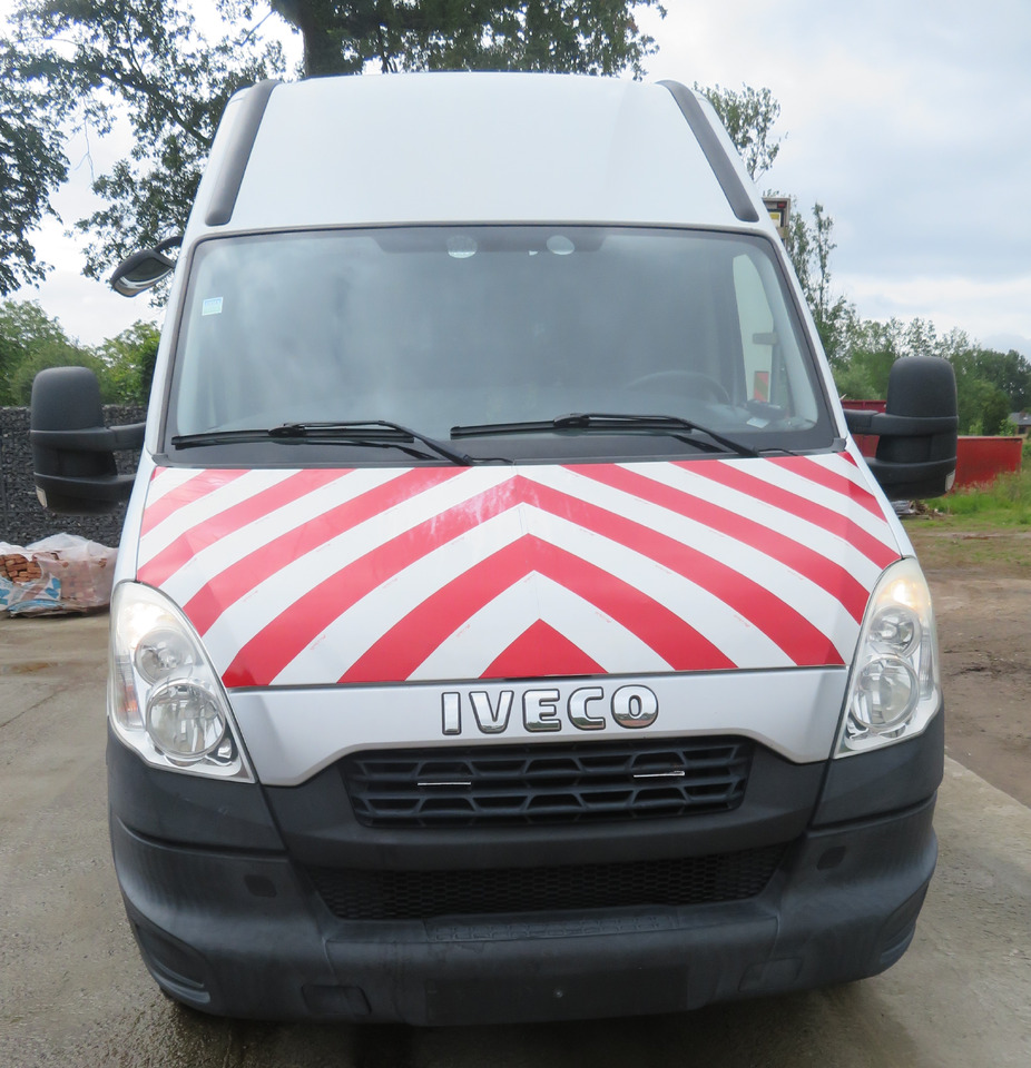 Iveco Daily 50C15 - 4X2 - Van panel: gambar 2 Iveco Daily 50C15 - 4X2 - Van panel: gambar 2