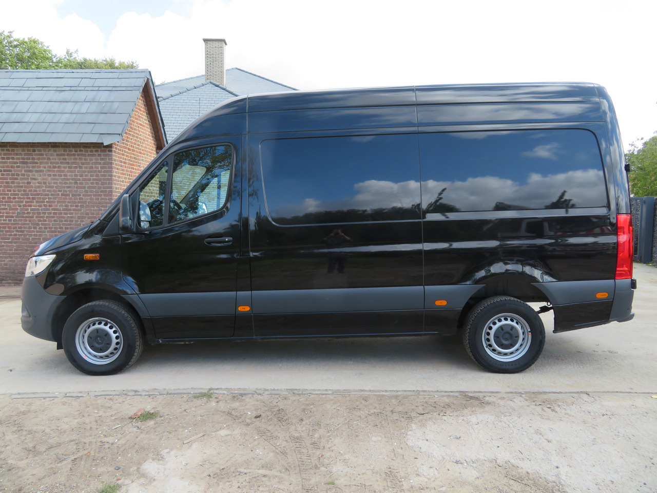 Mercedes-Benz Sprinter 317cdi - A2H2 - Van panel: gambar 4 Mercedes-Benz Sprinter 317cdi - A2H2 - Van panel: gambar 4