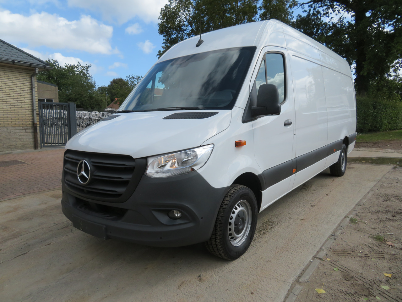 Mercedes-Benz Sprinter 317cdi - A3H2 - Van panel: gambar 3 Mercedes-Benz Sprinter 317cdi - A3H2 - Van panel: gambar 3