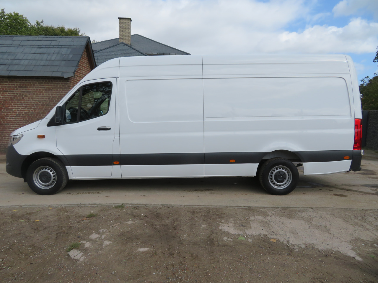 Mercedes-Benz Sprinter 317cdi - A3H2 - Van panel: gambar 4 Mercedes-Benz Sprinter 317cdi - A3H2 - Van panel: gambar 4