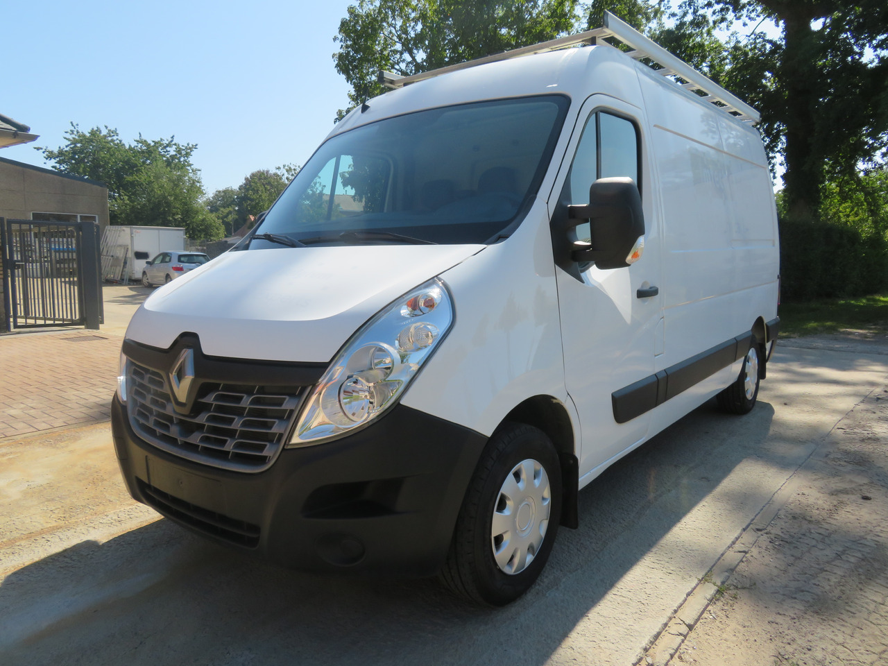RENAULT Master 2.3dCi Energy Grand Confort & Media Nav - L2H2 - Van kecil: gambar 3 RENAULT Master 2.3dCi Energy Grand Confort & Media Nav - L2H2 - Van kecil: gambar 3