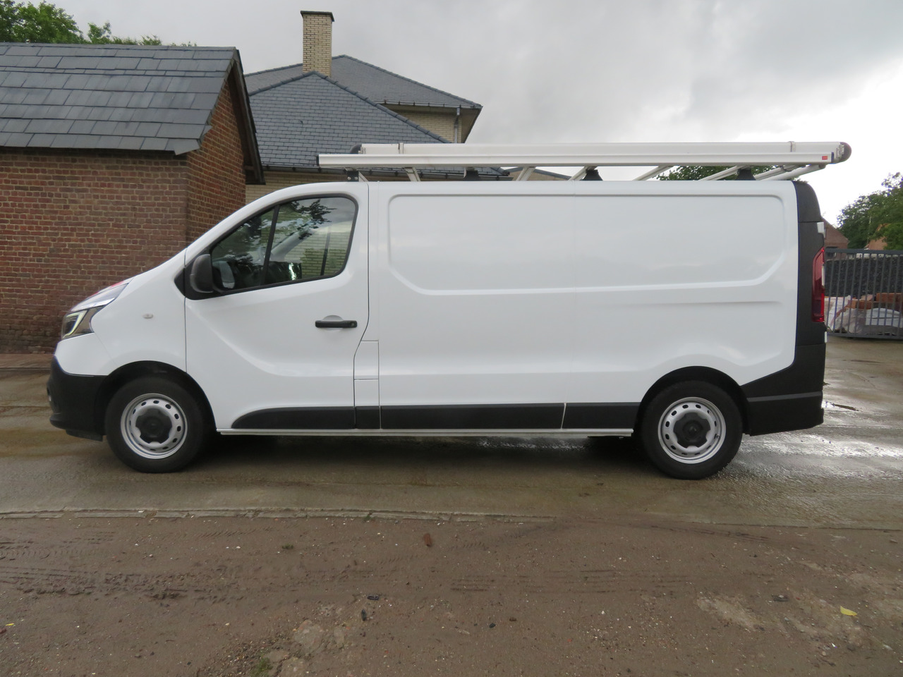 RENAULT Trafic 2.0dCi - L2H1 - Van kecil: gambar 4 RENAULT Trafic 2.0dCi - L2H1 - Van kecil: gambar 4