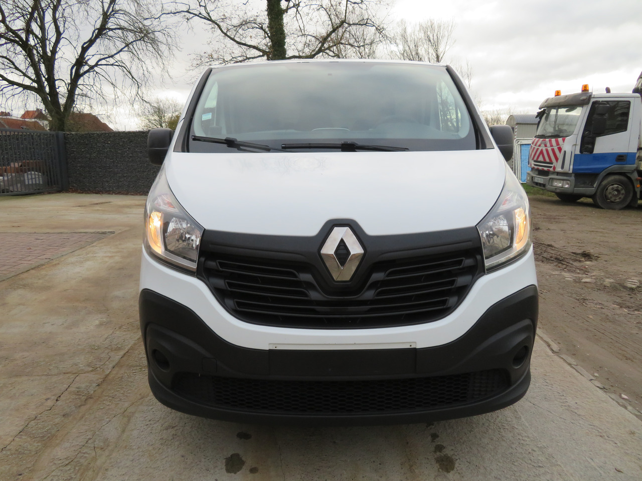 Renault Trafic 1.6dCi Grand Confort - L2H1 - Van kecil: gambar 2 Renault Trafic 1.6dCi Grand Confort - L2H1 - Van kecil: gambar 2
