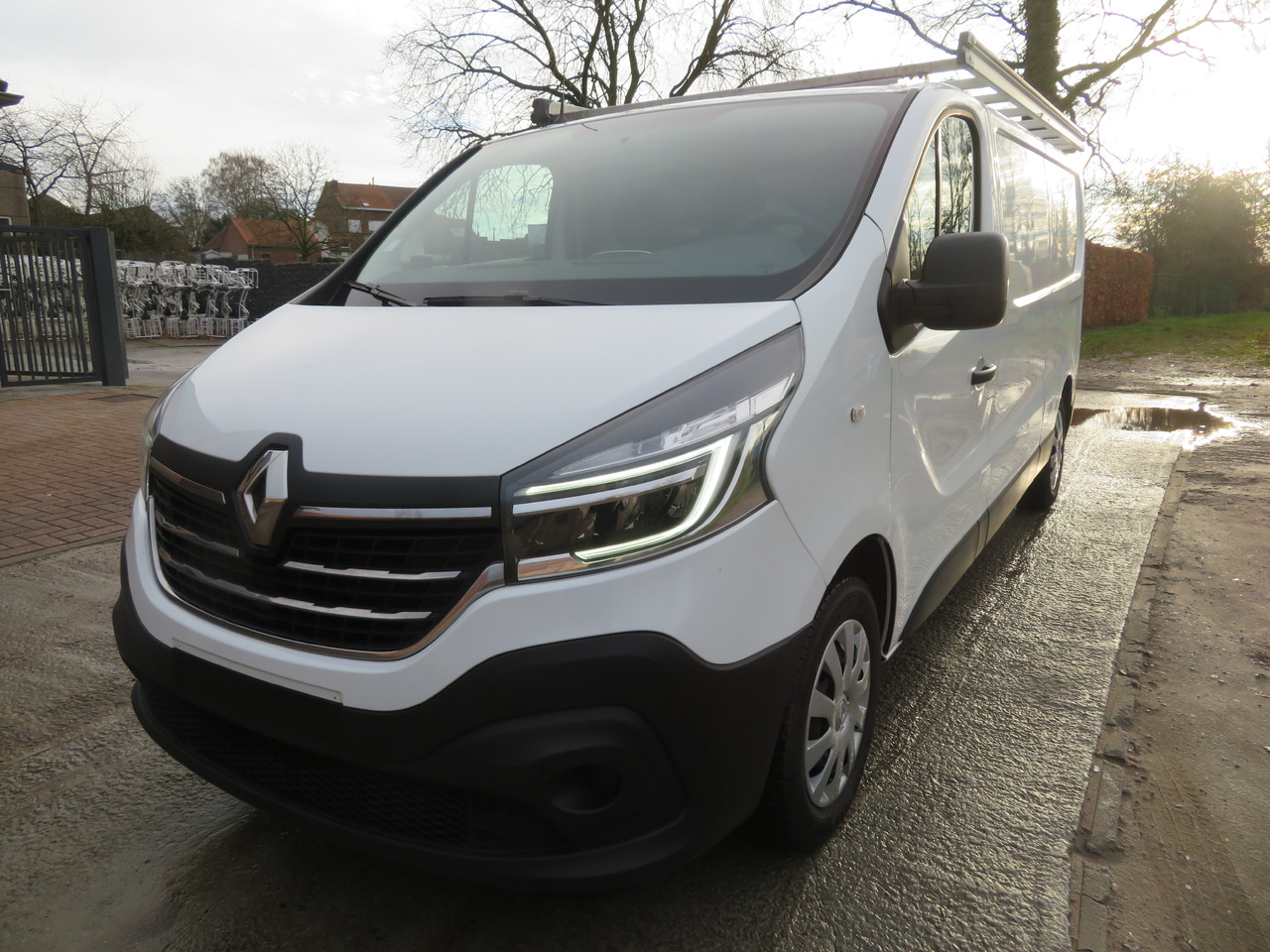 Renault Trafic 2.0dCi Grand Confort - L2H1 - Van kecil: gambar 3 Renault Trafic 2.0dCi Grand Confort - L2H1 - Van kecil: gambar 3