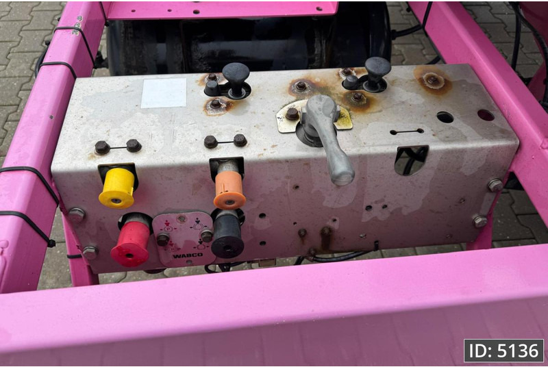 Broshuis 3UCC-39/45 Multi / 2x Extandable / 2x Lift Axle - Semi-trailer pengangkut mobil: gambar 5 Broshuis 3UCC-39/45 Multi / 2x Extandable / 2x Lift Axle - Semi-trailer pengangkut mobil: gambar 5