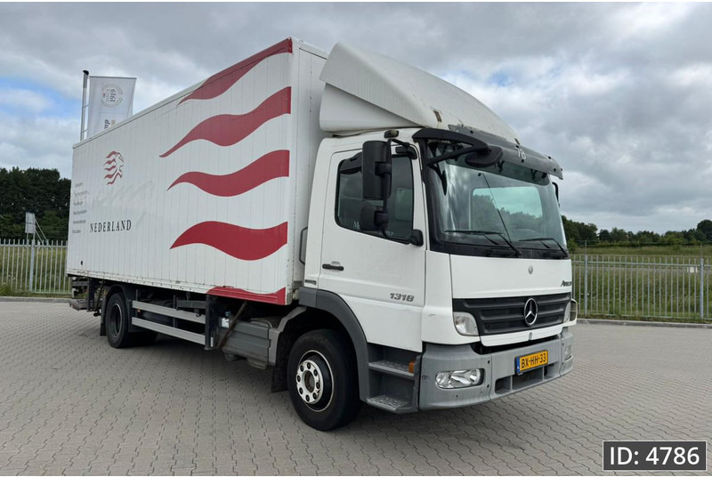 Mercedes-Benz Atego 1318 Day Cab, Euro 5, BDF / EPS automatic / DHOLLANDIA 2000KG - Pengangkut kontainer/ Container truck: gambar 4 Mercedes-Benz Atego 1318 Day Cab, Euro 5, BDF / EPS automatic / DHOLLANDIA 2000KG - Pengangkut kontainer/ Container truck: gambar 4