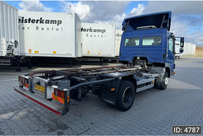 Mercedes-Benz Atego 816 Day Cab, Euro 5, BDF / EPS automatic / standklima / Hydraulic system - Pengangkut kontainer/ Container truck: gambar 5 Mercedes-Benz Atego 816 Day Cab, Euro 5, BDF / EPS automatic / standklima / Hydraulic system - Pengangkut kontainer/ Container truck: gambar 5