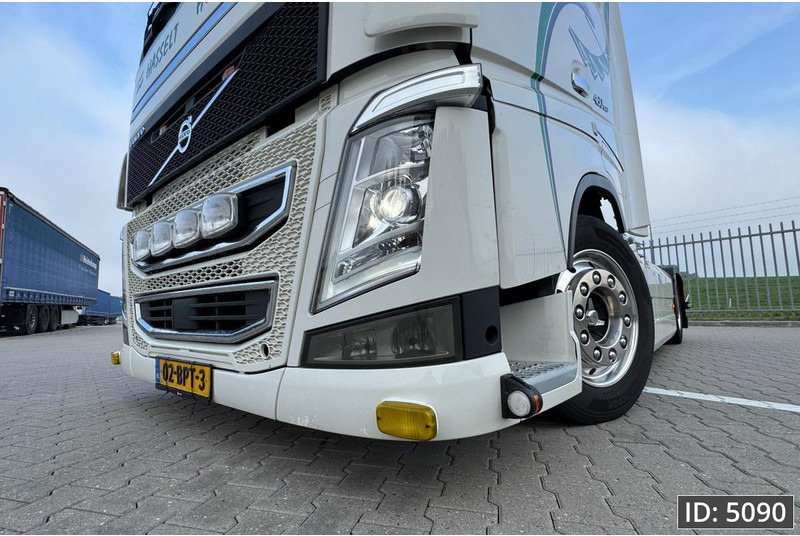 Volvo FH 460 Globetrotter XL, Euro 6, Mega / Like new! / Special interior / Standklima / 2 Tanks - Tractor head: gambar 5 Volvo FH 460 Globetrotter XL, Euro 6, Mega / Like new! / Special interior / Standklima / 2 Tanks - Tractor head: gambar 5