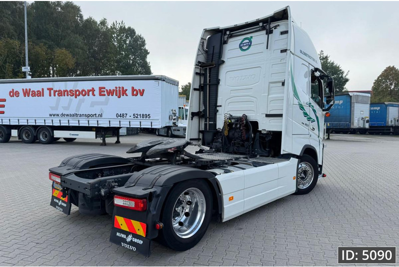 Volvo FH 460 Globetrotter XL, Euro 6, Mega / Like new! / Special interior / Standklima / 2 Tanks - Tractor head: gambar 3 Volvo FH 460 Globetrotter XL, Euro 6, Mega / Like new! / Special interior / Standklima / 2 Tanks - Tractor head: gambar 3