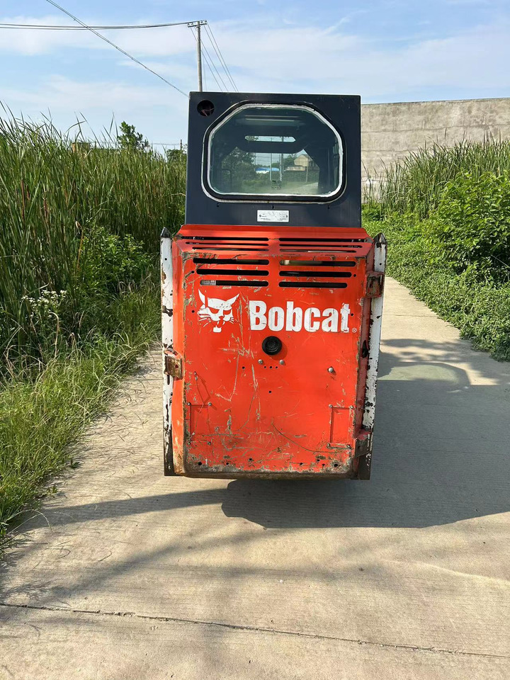 BOBCAT S70 Sliding Sweeper Click for Discount - Skid steer: gambar 5 BOBCAT S70 Sliding Sweeper Click for Discount - Skid steer: gambar 5