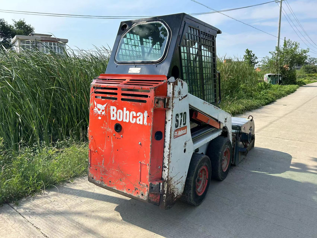 BOBCAT S70 Sliding Sweeper Click for Discount - Skid steer: gambar 4 BOBCAT S70 Sliding Sweeper Click for Discount - Skid steer: gambar 4