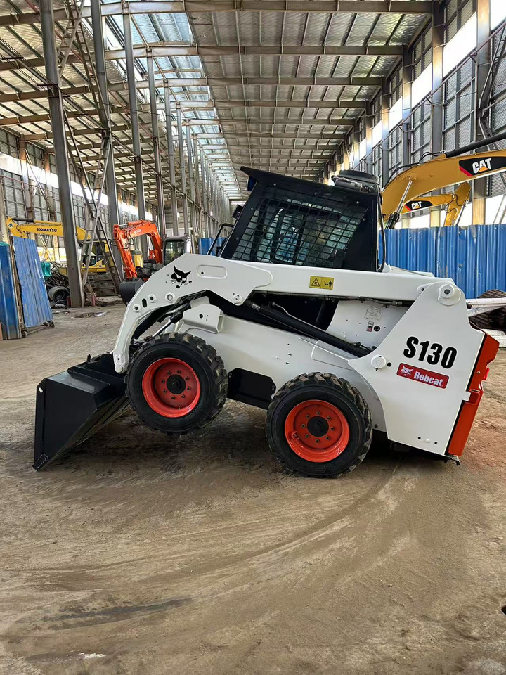 BOBCAT Skid Steer Loader S130 - Skid steer: gambar 5 BOBCAT Skid Steer Loader S130 - Skid steer: gambar 5