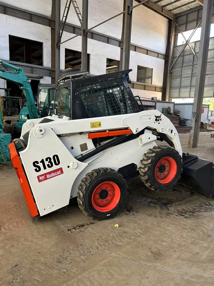 BOBCAT Skid Steer Loader S130 - Skid steer: gambar 3 BOBCAT Skid Steer Loader S130 - Skid steer: gambar 3
