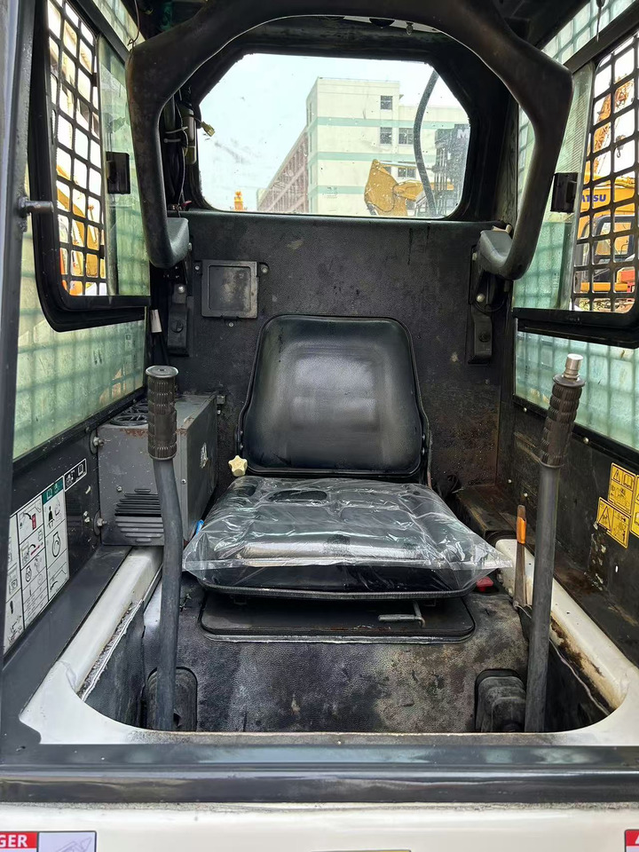 BOBCAT Skid Steer Loader S130 - Skid steer: gambar 5 BOBCAT Skid Steer Loader S130 - Skid steer: gambar 5