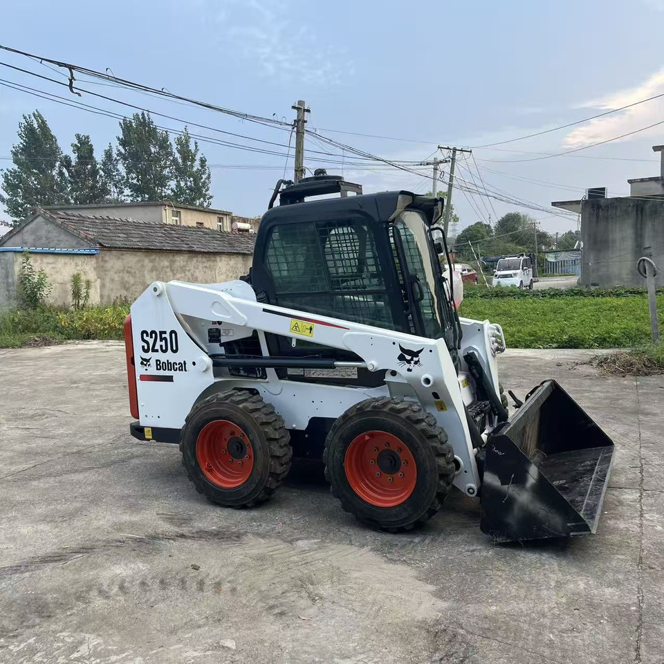 BOBCAT Skid Steer Loader S250 New Condition Hours True - Skid steer: gambar 5 BOBCAT Skid Steer Loader S250 New Condition Hours True - Skid steer: gambar 5