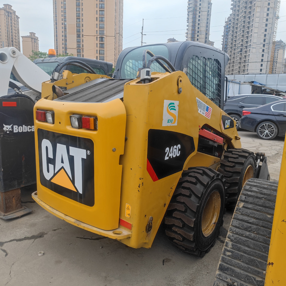 CAT 246C Skid Steer Loader - Skid steer: gambar 2 CAT 246C Skid Steer Loader - Skid steer: gambar 2