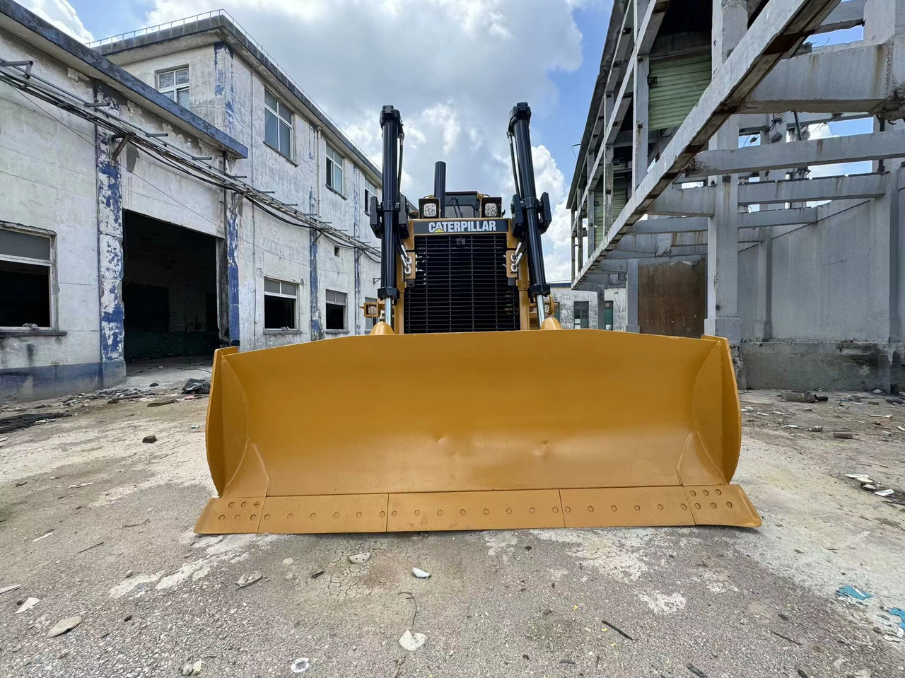 CAT Bulldozer D8R Click for Discount - Bulldozer: gambar 2 CAT Bulldozer D8R Click for Discount - Bulldozer: gambar 2