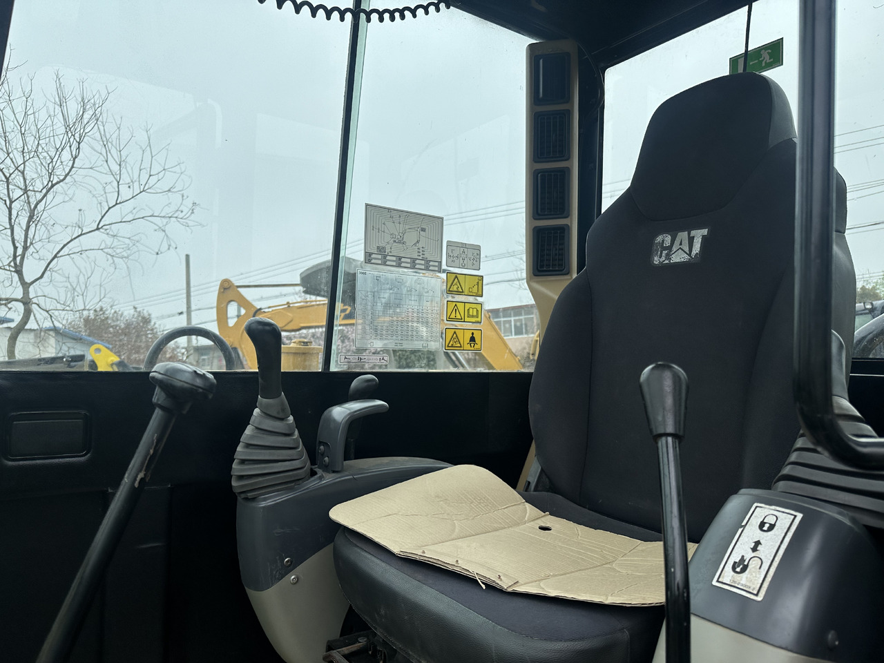 CAT Mini Excavator 306 Click for Discount - Ekskavator mini: gambar 2 CAT Mini Excavator 306 Click for Discount - Ekskavator mini: gambar 2