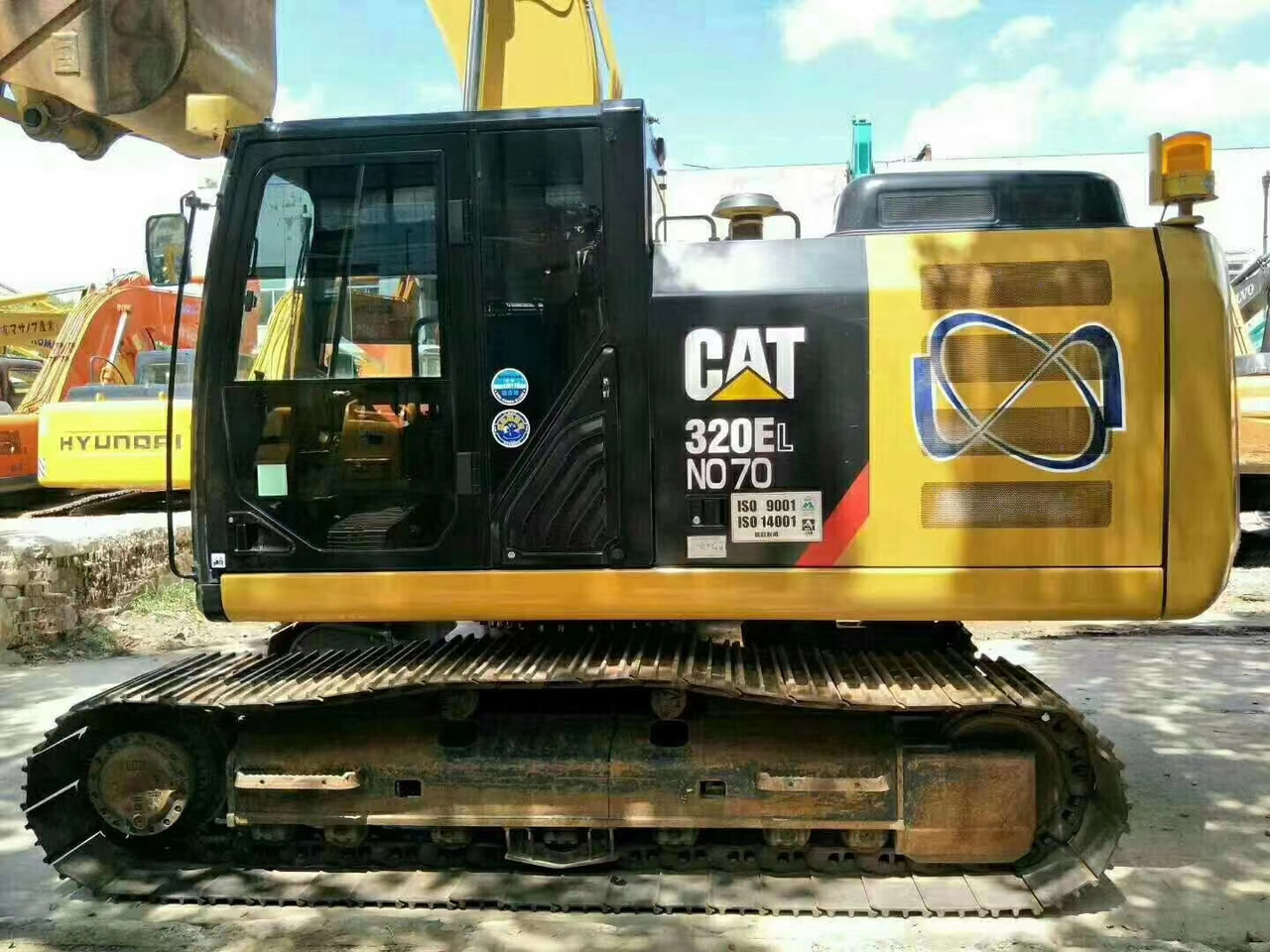 CATERPILLAR 320E - Ekskavator perayap: gambar 1 CATERPILLAR 320E - Ekskavator perayap: gambar 1