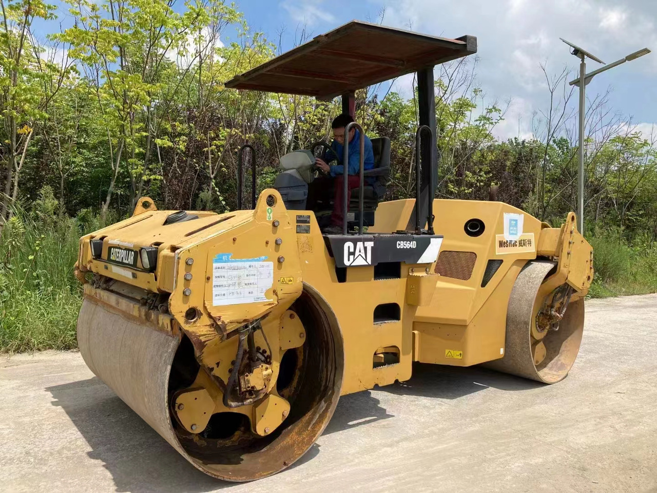 CATERPILLAR CB564D Roller Click Here for Discount - Roller: gambar 1 CATERPILLAR CB564D Roller Click Here for Discount - Roller: gambar 1