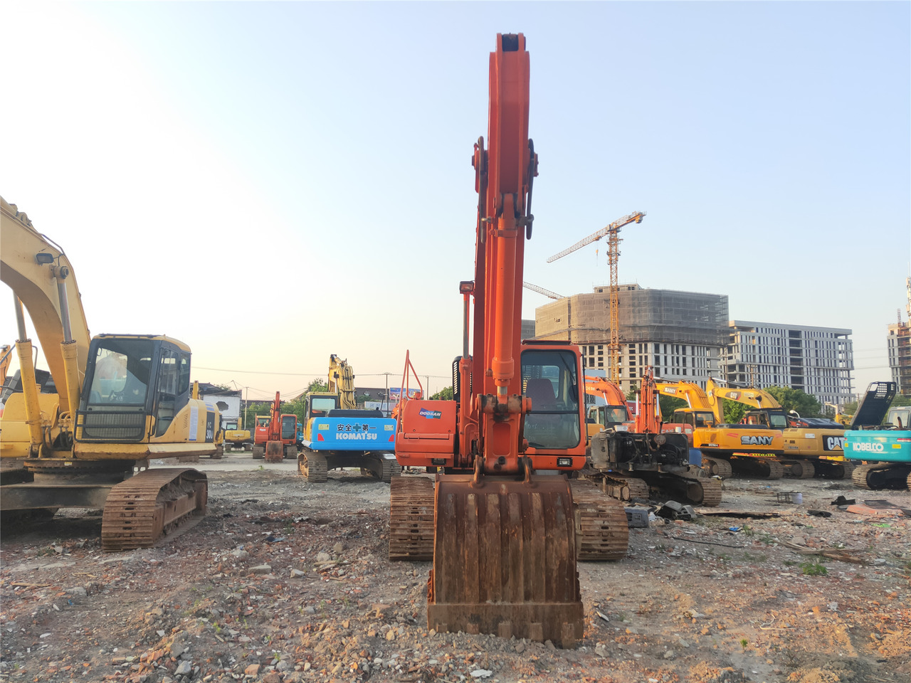 DOOSAN Crawler excavator - Ekskavator perayap: gambar 5 DOOSAN Crawler excavator - Ekskavator perayap: gambar 5