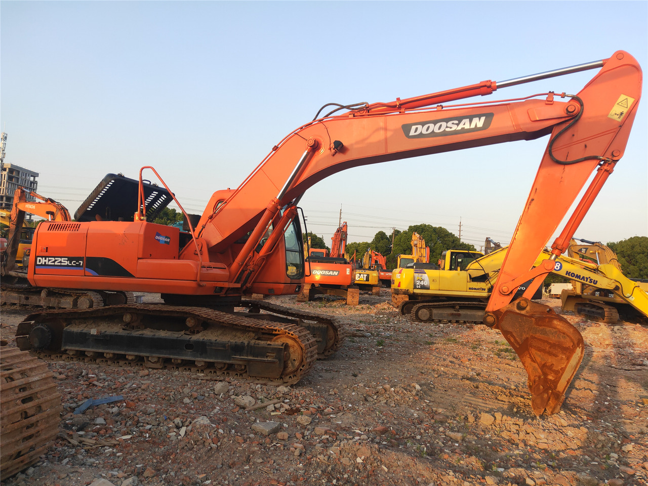 DOOSAN Crawler excavator - Ekskavator perayap: gambar 3 DOOSAN Crawler excavator - Ekskavator perayap: gambar 3