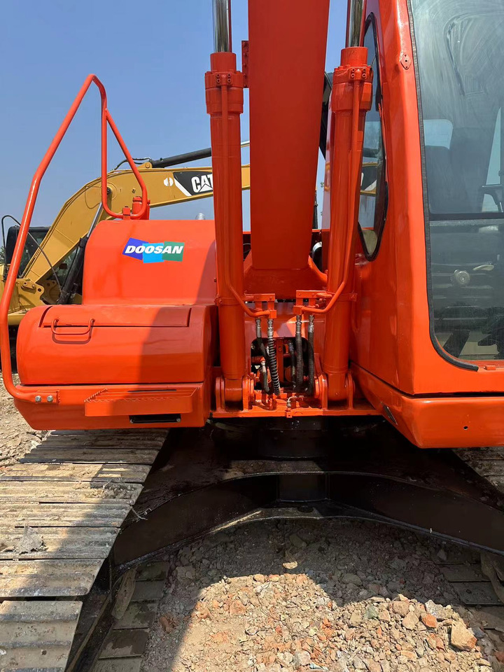 DOOSAN DH150LC-7 Extended arm crawler excavator - Ekskavator perayap: gambar 4 DOOSAN DH150LC-7 Extended arm crawler excavator - Ekskavator perayap: gambar 4